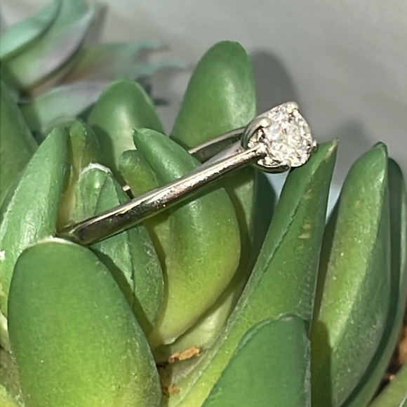 Solid 14K White Gold NATURAL 1/2CT Round Cut Diamond Solitaire Engagement Ring - Picture 4 of 14